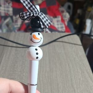 Snowman Pen with Black and White Accents